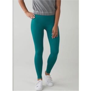Lululemon Zone In Tight Compression Leggings in Forage Teal - Size 2